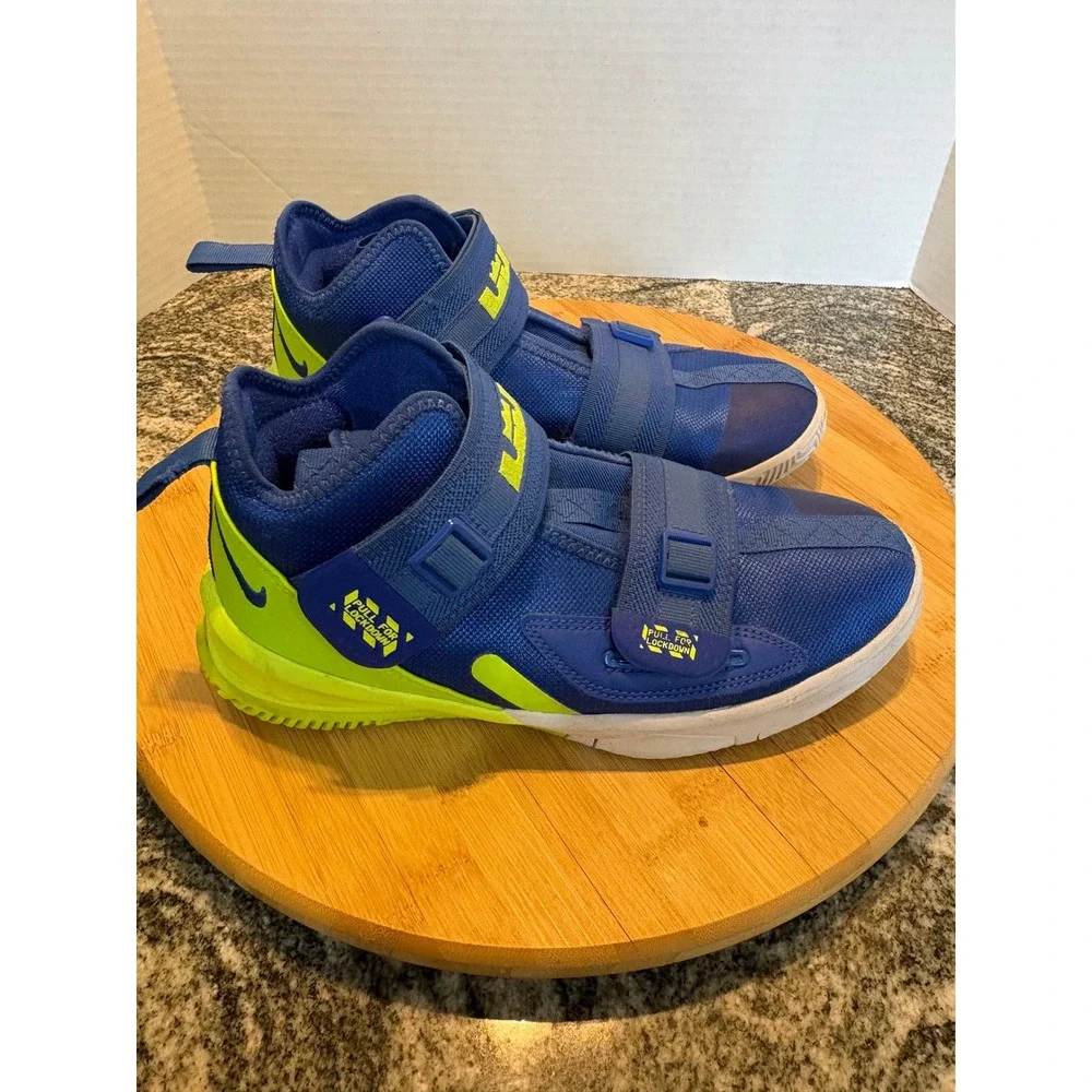 Nike LeBron Soldier‎ 13 GS Blue Volt Kids Basketball Shoes AR7585-400 Size 5Y